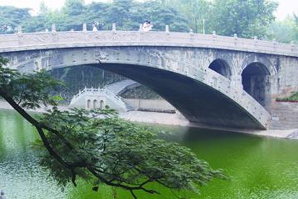 赵州桥是什么时期修建的 赵州桥的结构特点是什么-思源网
